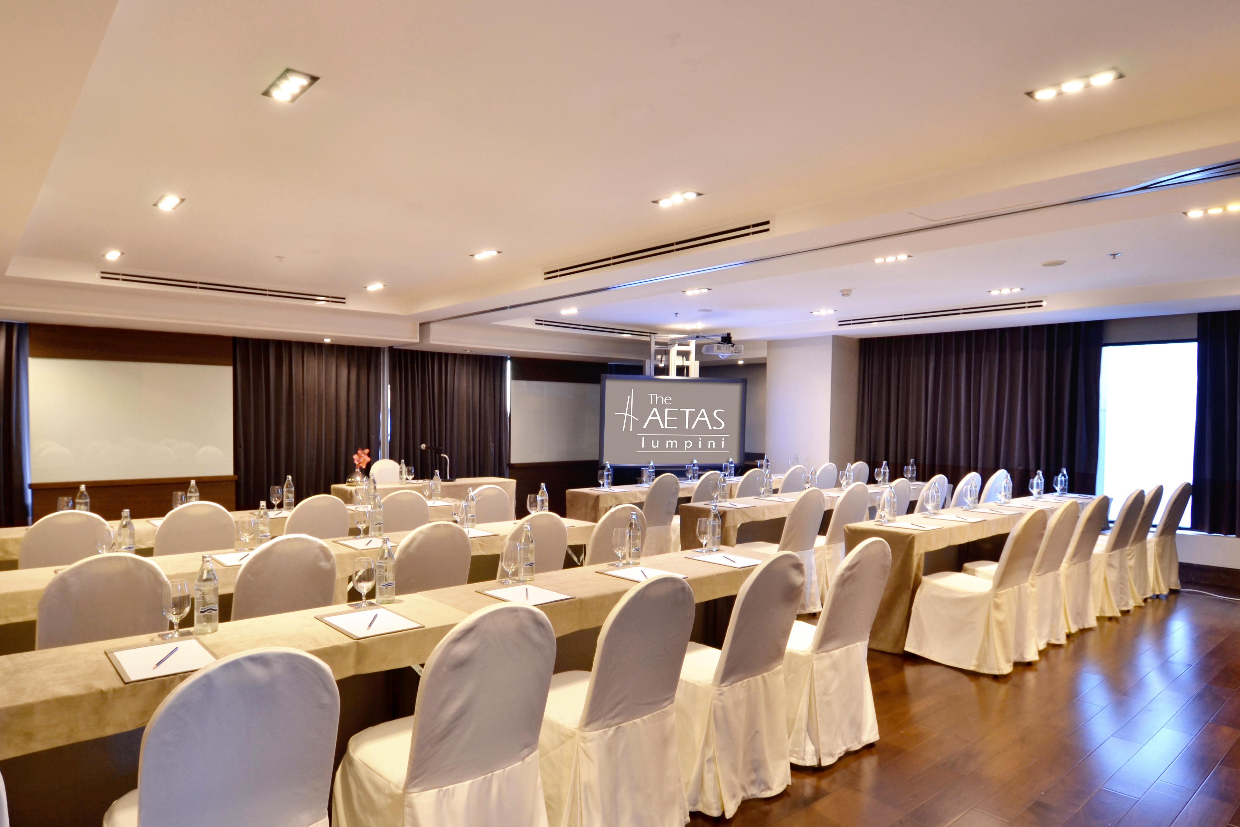 Aetas Lumpini Hotel Bangkok Exterior photo