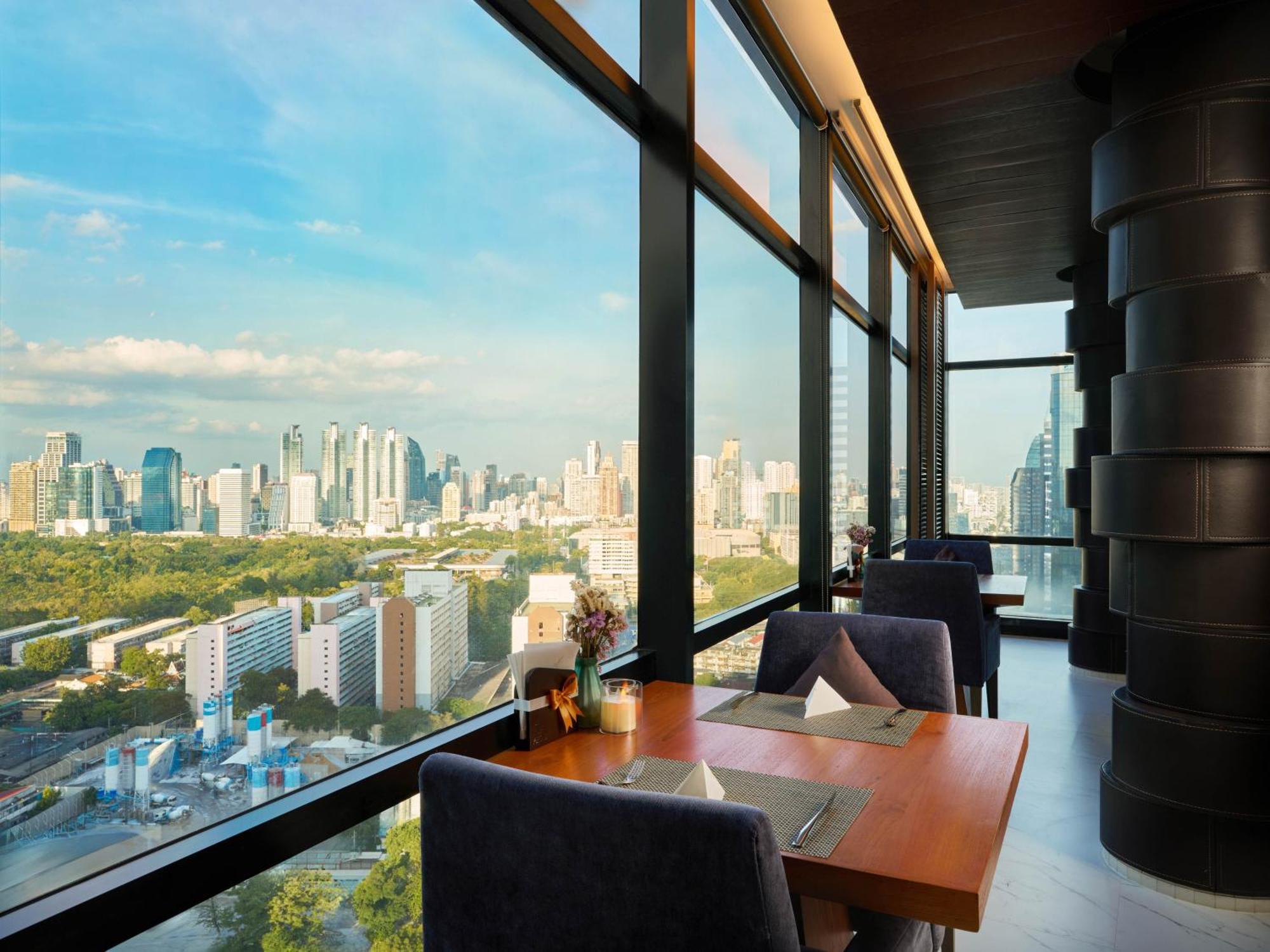 Aetas Lumpini Hotel Bangkok Exterior photo