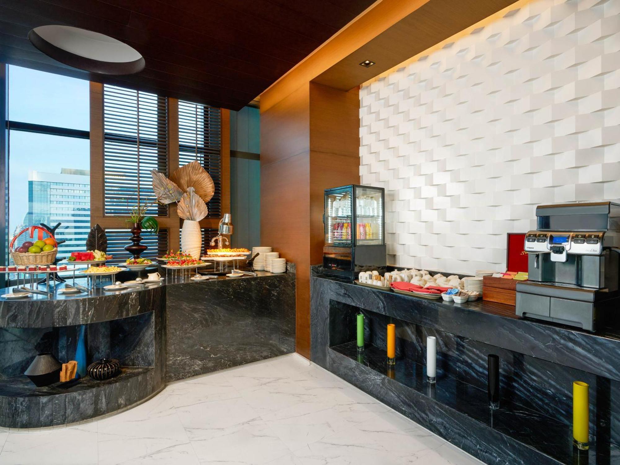 Aetas Lumpini Hotel Bangkok Exterior photo